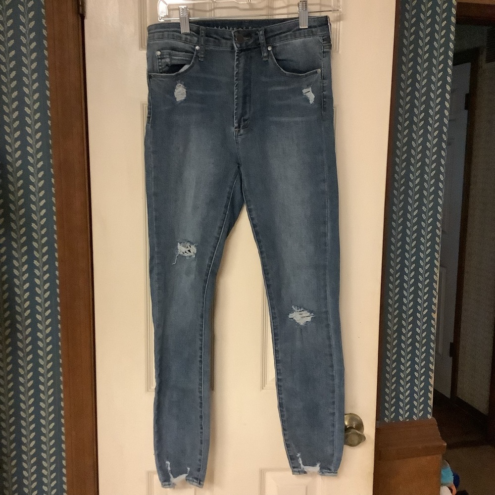 Articles Of Society Distressed Denim Jeans Size 27
